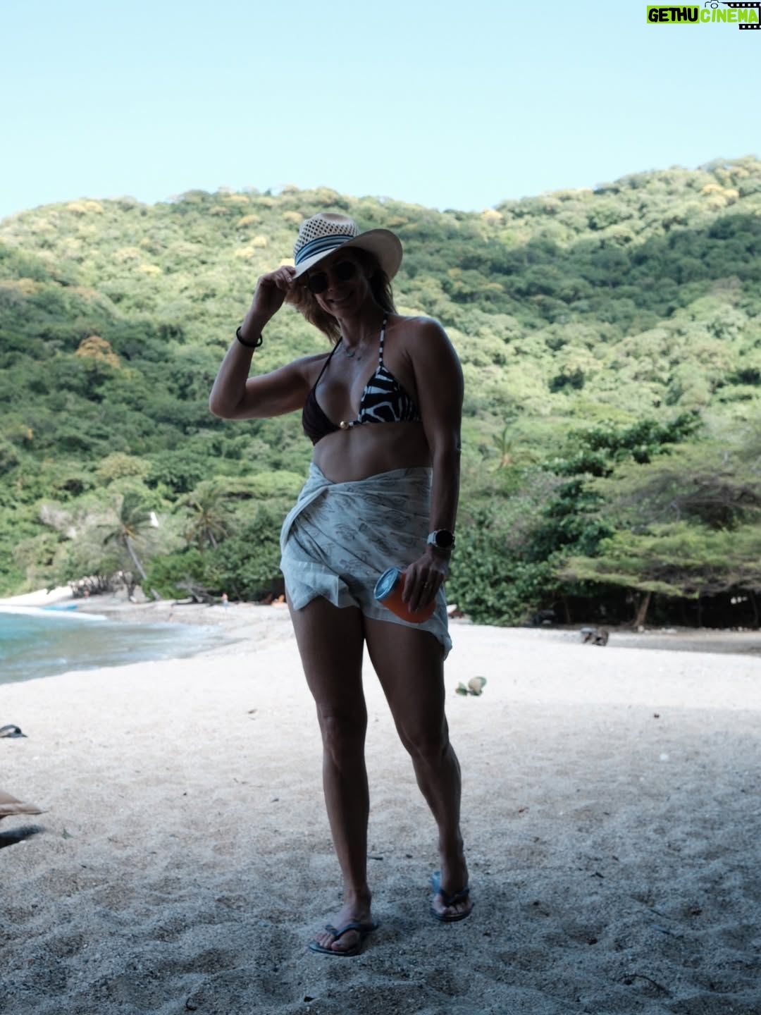 Paulina Dávila - 3.3K Likes - La felicidad es celebrar la vida en el paraíso y con gente bonita ! Gracias por este paseo tan delicioso… 
WACHAKYTA MÁGICA 💚