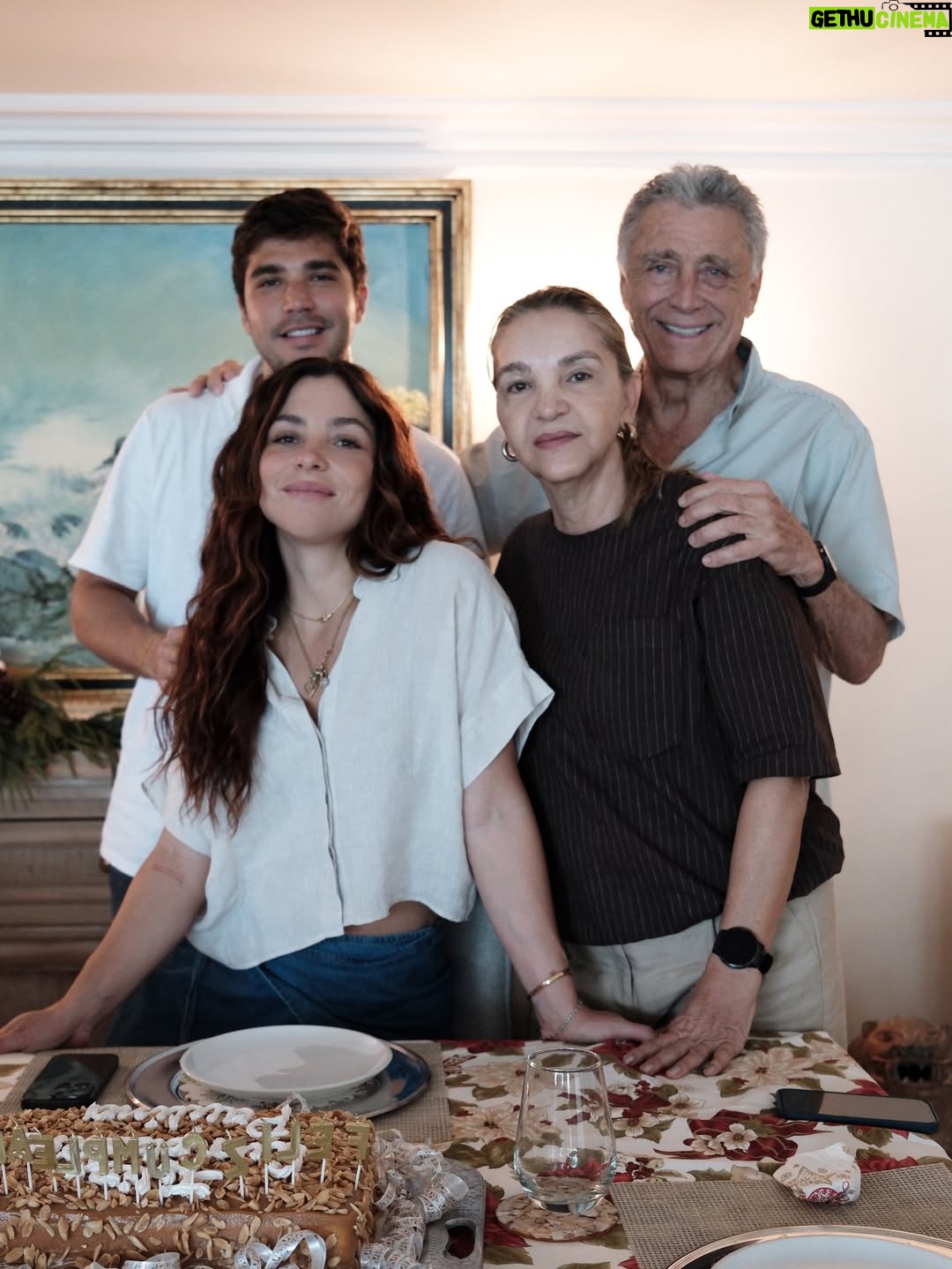 Paulina Dávila - 11.5K Likes - Un aplauso pa mami y papi 🩷
Les amo a los de siempre, gracias por estar y todos por sus mensajes y deseos tan bonitos.