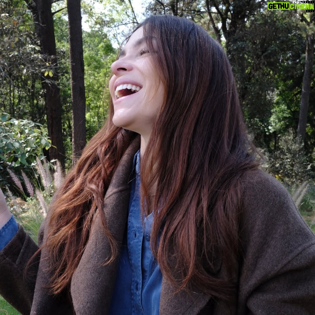 Paulina Dávila - 4.4K Likes - Día de campo, juego y sesión de fotos con mi amigo Kambo ( peyito top model) y @bimbaylola siempre on point para toda ocasión !