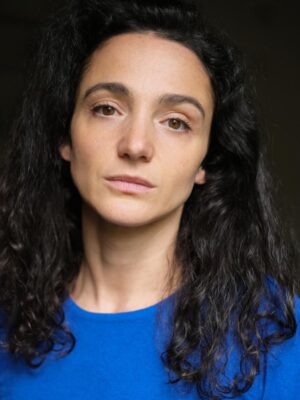 Pauline Bression Instagram - Et bim lundi matin, et bim photos de moi même ! 

Avec la superbe @lisa_lesourd_ 📸 ! et la grande complicité de mes @juliettedelacroix_ @aida.asgharzadeh @noemiecaillault @raphaelevolkoff 🙏
