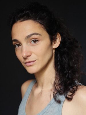 Pauline Bression Instagram - Et bim lundi matin, et bim photos de moi même ! 

Avec la superbe @lisa_lesourd_ 📸 ! et la grande complicité de mes @juliettedelacroix_ @aida.asgharzadeh @noemiecaillault @raphaelevolkoff 🙏