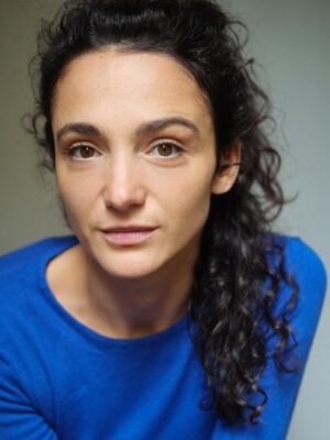 Pauline Bression Instagram - Et bim lundi matin, et bim photos de moi même ! 

Avec la superbe @lisa_lesourd_ 📸 ! et la grande complicité de mes @juliettedelacroix_ @aida.asgharzadeh @noemiecaillault @raphaelevolkoff 🙏