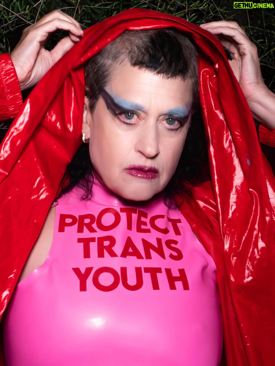 Peaches - 17.8K Likes - Duck the mace BITCHES!!!! Don’t get caught in the headlight!

@onlyfire x PEACHES!!!! FUCK YOUR FACE - REMIX OUT NOW
