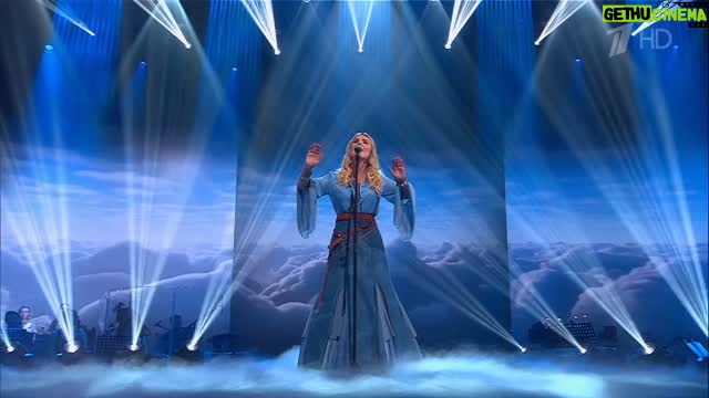 Pelageya Khanova - 13.3K Likes - Песня «Облака», авторства легендарного барда Вадима Егорова , написана им в 1976 году и посвящена всем школьникам - выпускникам года 1941. Искренний текст, прекрасная мелодия - незаслуженно забытая песня сегодня звучит актуально до мурашек.  #живойзвук #пелагея