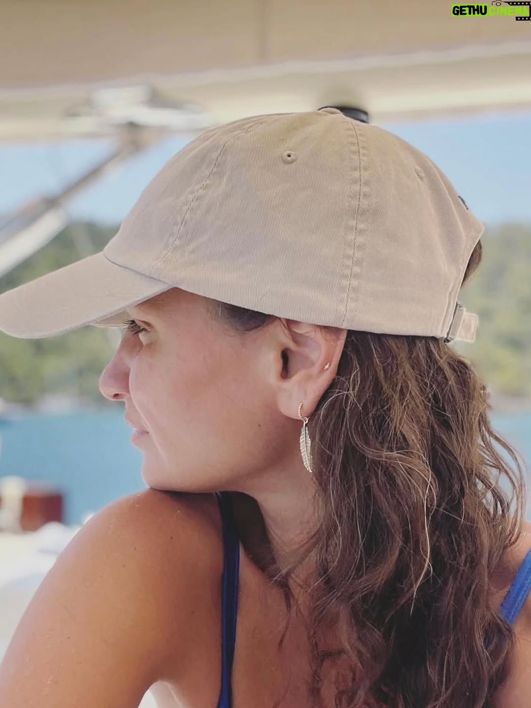 Perihan Savaş - 27.6K Likes - güzel merhametli ,düşünceli ,dürüst ve çok iyi bir anne oldun.Kızçem benim koruyucu meleğim hep şükrediyorum hep dualarımdasın yeni yaşında o güzel kalbinden ne geçiyorsa sana gelsin seni çooooook seviyorum Allah seni aileni korusun iyiki doğdun canımın içi🙏🙏🥹🤍🤍🤍🥰🎂