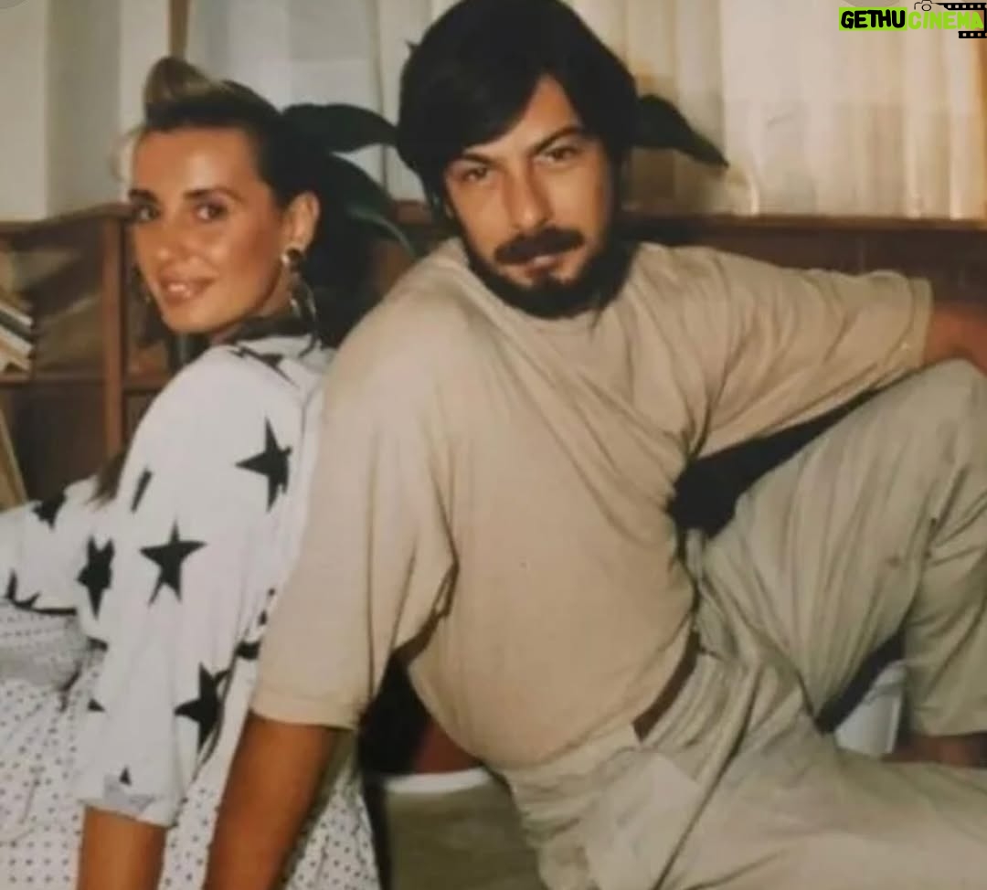 Perihan Savaş - 65.7K Likes - Seninle başlayan herşey kalbimin en güzel köşesine yazıldı.Benim hikayem sensin her gülüşümde her hüznümde sen varsın bitanem🙏😢