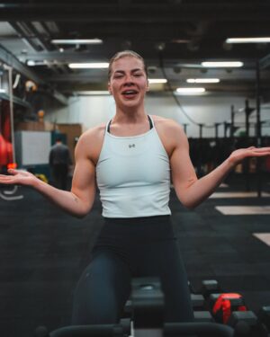 Pernilla Böckerman Instagram - MM-kisojen 4. sija 🇫🇮 Koko viikonloppu oli kovaa touhua. Viimeinen veto oli ehjä ja hyvä. Tyytyväinen, iloinen ja helpottunut 💙

Tästä on hyvä jatkaa!