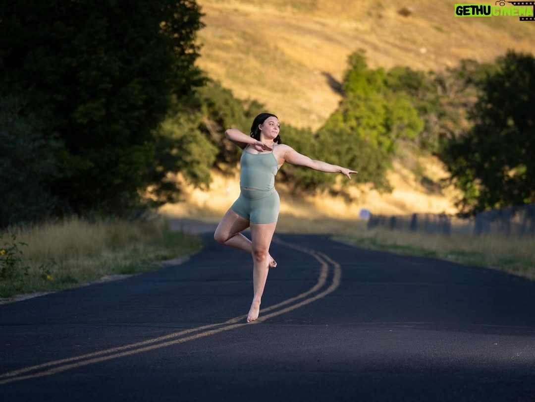 Peyton Evans - 3.8K Likes - 25-26 dance co pics im in loveeee😍
