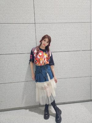 Pile Instagram - .
좀 늦었지만 라브라이브 오버스즈이벤츠 in 서울
감사합니다!
작년에는 에미츤랑 둘이서 오고 올해는 드디어 리피도 같이 셋이서 공연을 무사히 아무것도 문제 없이 자~~~루  끝났습니다♡♡♡
그때도 말했었지만 앞으로도 몇번 뮤즈멤버로 여러분앞에서 무대를 할수있는지 모르겠고 약속은 못하지만 라브라이브를 뮤즈를 앞으로도 사랑해주시고 우리를 불러주세요♡♡♡어떤 방법으로 볼수있게모르겠지만 큰목소리가 혹시나 힘이될수도...^^♡♡♡

펜분들 감사해요, 스텝분들 감사해요,

그리고 이번에 헤어메이크 해주셨던　@roel.ray @mijatomo @lipby @miki_24iy 이틀동안 감사합니다 ♡♡♡

@cd_junzzang　언니도 메번 공연준비 고마워요♡♡♡

한국어는 아직도 잘못하지만 하고싶은말을 그대로 남기고싶어서 이렇게 남깁니다ㅎㅎ
수정 해야되는 부분이 있어도 그냥 눈 감고
 지나가주시오ㅎㅎ
그리고 멤버 리피 에미츤 감사해요♡♡♡
ps. 마지막 대 창 짱였습니다!
#lovelive #ラブライブ ! #μs #lovelive_ose_seoule #lovelive_ose
