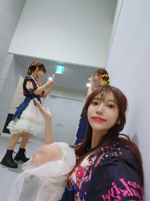 Pile Instagram - .
좀 늦었지만 라브라이브 오버스즈이벤츠 in 서울
감사합니다!
작년에는 에미츤랑 둘이서 오고 올해는 드디어 리피도 같이 셋이서 공연을 무사히 아무것도 문제 없이 자~~~루  끝났습니다♡♡♡
그때도 말했었지만 앞으로도 몇번 뮤즈멤버로 여러분앞에서 무대를 할수있는지 모르겠고 약속은 못하지만 라브라이브를 뮤즈를 앞으로도 사랑해주시고 우리를 불러주세요♡♡♡어떤 방법으로 볼수있게모르겠지만 큰목소리가 혹시나 힘이될수도...^^♡♡♡

펜분들 감사해요, 스텝분들 감사해요,

그리고 이번에 헤어메이크 해주셨던　@roel.ray @mijatomo @lipby @miki_24iy 이틀동안 감사합니다 ♡♡♡

@cd_junzzang　언니도 메번 공연준비 고마워요♡♡♡

한국어는 아직도 잘못하지만 하고싶은말을 그대로 남기고싶어서 이렇게 남깁니다ㅎㅎ
수정 해야되는 부분이 있어도 그냥 눈 감고
 지나가주시오ㅎㅎ
그리고 멤버 리피 에미츤 감사해요♡♡♡
ps. 마지막 대 창 짱였습니다!
#lovelive #ラブライブ ! #μs #lovelive_ose_seoule #lovelive_ose