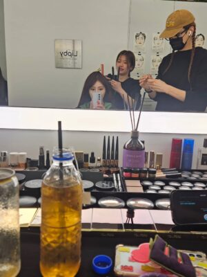 Pile Instagram - .
좀 늦었지만 라브라이브 오버스즈이벤츠 in 서울
감사합니다!
작년에는 에미츤랑 둘이서 오고 올해는 드디어 리피도 같이 셋이서 공연을 무사히 아무것도 문제 없이 자~~~루  끝났습니다♡♡♡
그때도 말했었지만 앞으로도 몇번 뮤즈멤버로 여러분앞에서 무대를 할수있는지 모르겠고 약속은 못하지만 라브라이브를 뮤즈를 앞으로도 사랑해주시고 우리를 불러주세요♡♡♡어떤 방법으로 볼수있게모르겠지만 큰목소리가 혹시나 힘이될수도...^^♡♡♡

펜분들 감사해요, 스텝분들 감사해요,

그리고 이번에 헤어메이크 해주셨던　@roel.ray @mijatomo @lipby @miki_24iy 이틀동안 감사합니다 ♡♡♡

@cd_junzzang　언니도 메번 공연준비 고마워요♡♡♡

한국어는 아직도 잘못하지만 하고싶은말을 그대로 남기고싶어서 이렇게 남깁니다ㅎㅎ
수정 해야되는 부분이 있어도 그냥 눈 감고
 지나가주시오ㅎㅎ
그리고 멤버 리피 에미츤 감사해요♡♡♡
ps. 마지막 대 창 짱였습니다!
#lovelive #ラブライブ ! #μs #lovelive_ose_seoule #lovelive_ose