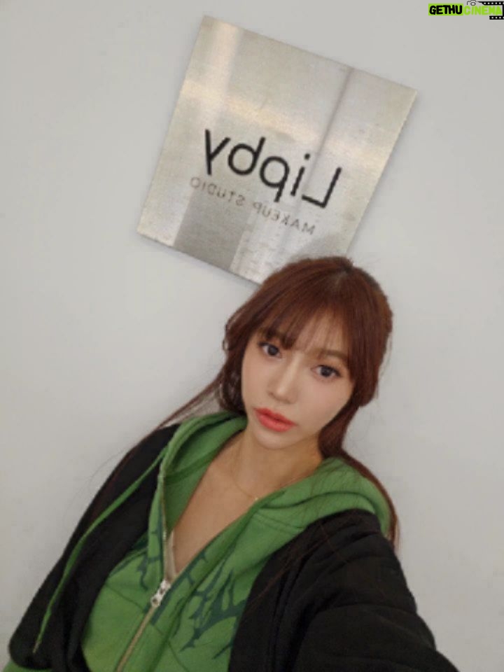 Pile - 7.9K Likes - .
좀 늦었지만 라브라이브 오버스즈이벤츠 in 서울
감사합니다!
작년에는 에미츤랑 둘이서 오고 올해는 드디어 리피도 같이 셋이서 공연을 무사히 아무것도 문제 없이 자~~~루  끝났습니다♡♡♡
그때도 말했었지만 앞으로도 몇번 뮤즈멤버로 여러분앞에서 무대를 할수있는지 모르겠고 약속은 못하지만 라브라이브를 뮤즈를 앞으로도 사랑해주시고 우리를 불러주세요♡♡♡어떤 방법으로 볼수있게모르겠지만 큰목소리가 혹시나 힘이될수도...^^♡♡♡

펜분들 감사해요, 스텝분들 감사해요,

그리고 이번에 헤어메이크 해주셨던　@roel.ray @mijatomo @lipby @miki_24iy 이틀동안 감사합니다 ♡♡♡

@cd_junzzang　언니도 메번 공연준비 고마워요♡♡♡

한국어는 아직도 잘못하지만 하고싶은말을 그대로 남기고싶어서 이렇게 남깁니다ㅎㅎ
수정 해야되는 부분이 있어도 그냥 눈 감고
 지나가주시오ㅎㅎ
그리고 멤버 리피 에미츤 감사해요♡♡♡
ps. 마지막 대 창 짱였습니다!
#lovelive #ラブライブ ! #μs #lovelive_ose_seoule #lovelive_ose