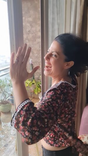 Poppy Jabbal Instagram - The season is back ,my video is back .....
The Viral window