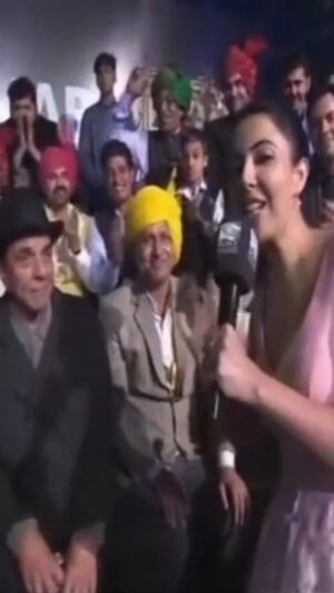 Poppy Jabbal Instagram - Golden words " Be a great human " 

 Dharamji ❤️

#dharmendra
