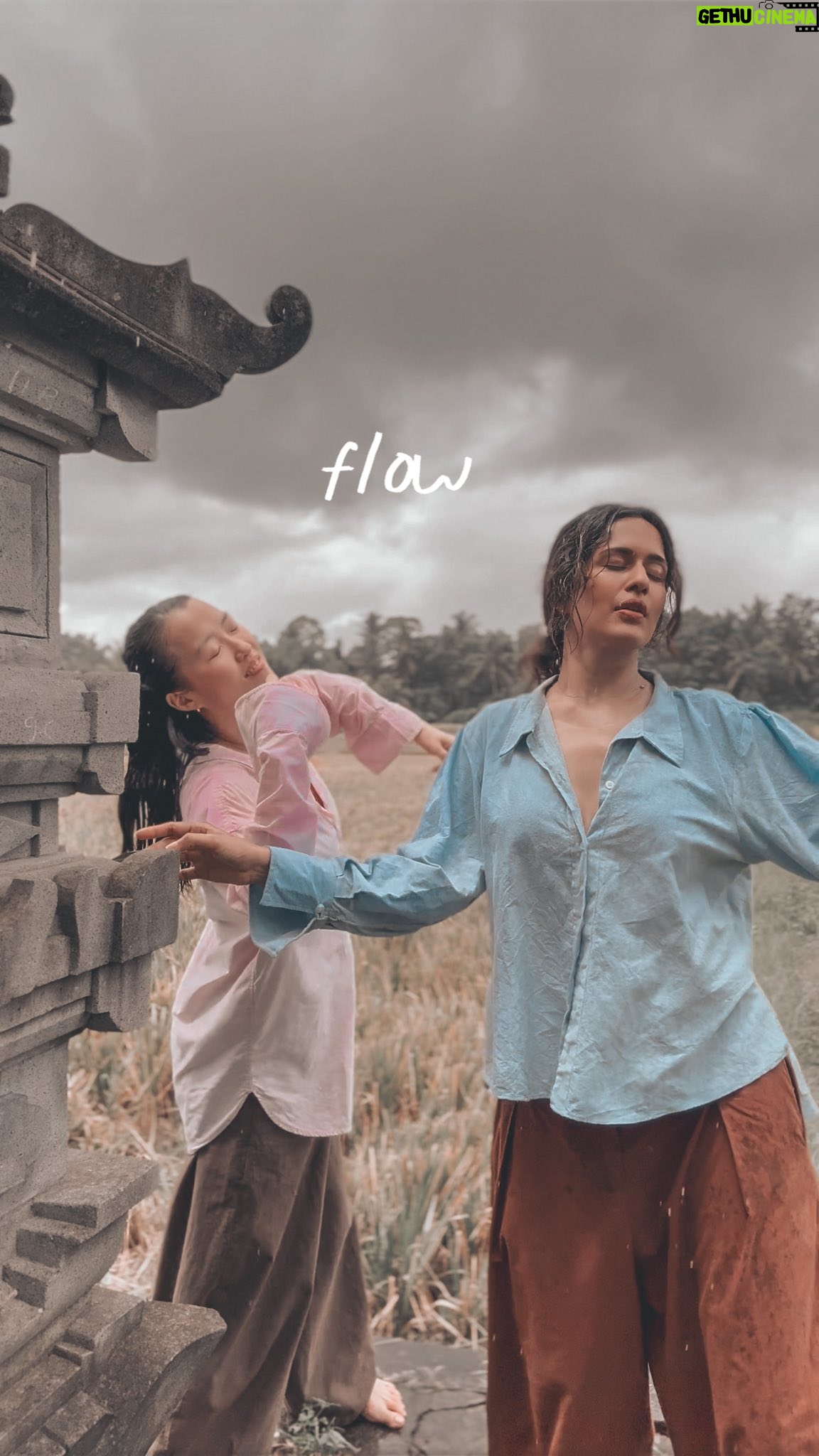 Pradaini Surva - 58.1K Likes - Things to do in Ubud 🌸
Walk to the Rice fields ☑️ 
Flow under the moody clouds of Mama Bali ☑️
Awaken ☑️
also 
keep eyes on the tripod ☑️
-
Self expression - flow - aligned -  presence