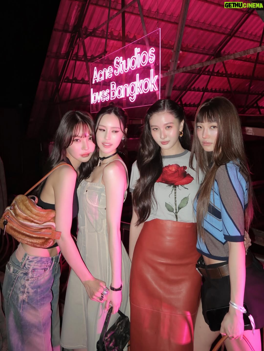 Prariyapit Yu - 27.6K Likes - @acnestudios ˚ ༘♡ ⋆｡˚ ꕥ˚ ༘♡ ⋆｡˚

#AcneStudios #AcneStudiosLovesBangkok