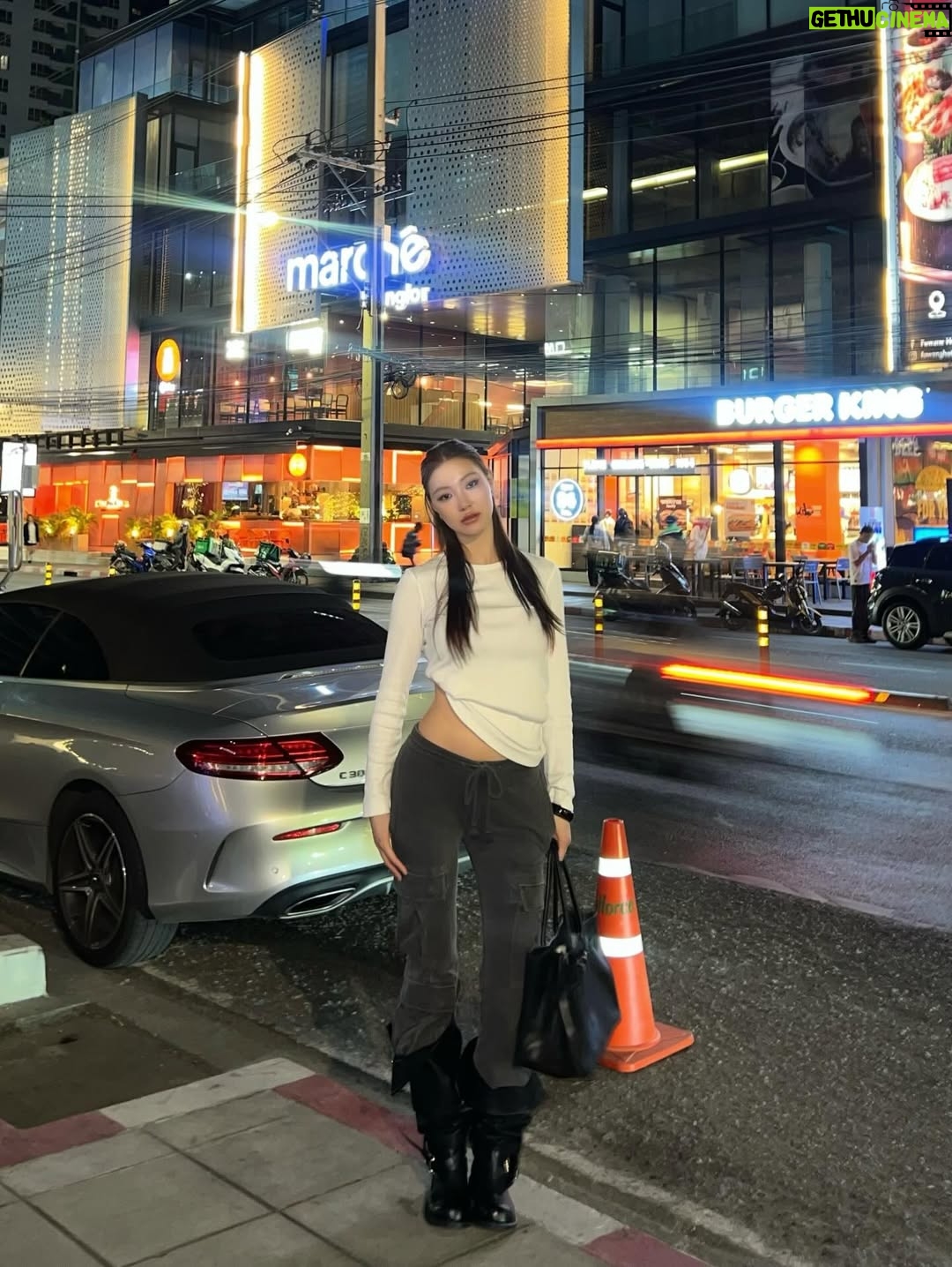 Prariyapit Yu - 26K Likes - 𝙃𝙖𝙥𝙥𝙮𝙈𝙤𝙢𝙚𝙣𝙩◡̈°