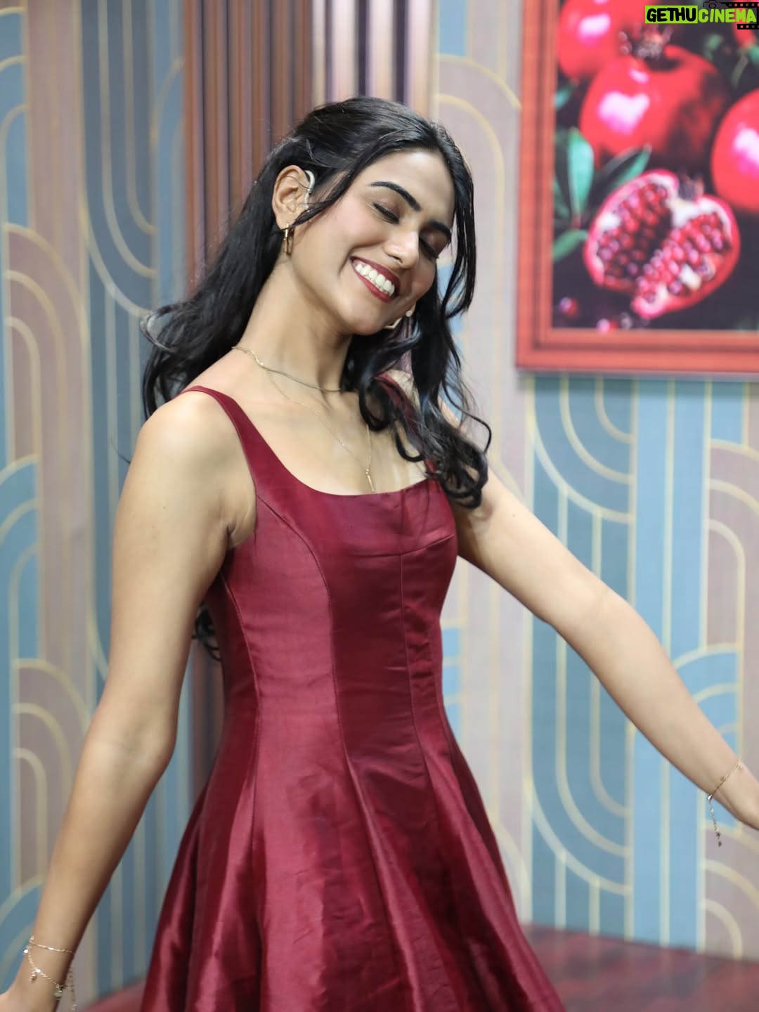 Preetha - 95.3K Likes - Don’t miss today’s episode guysss!!♥️💫

Dhathiiiii @adhirchi_arun 🥹🫂

Muah @divya_maya 🫂✨