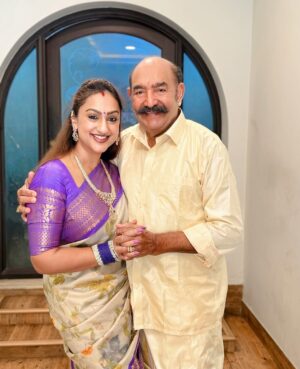 Preetha Vijayakumar Instagram - Happy Birthday to my HERO 😘
Appa I love you so much ♥️