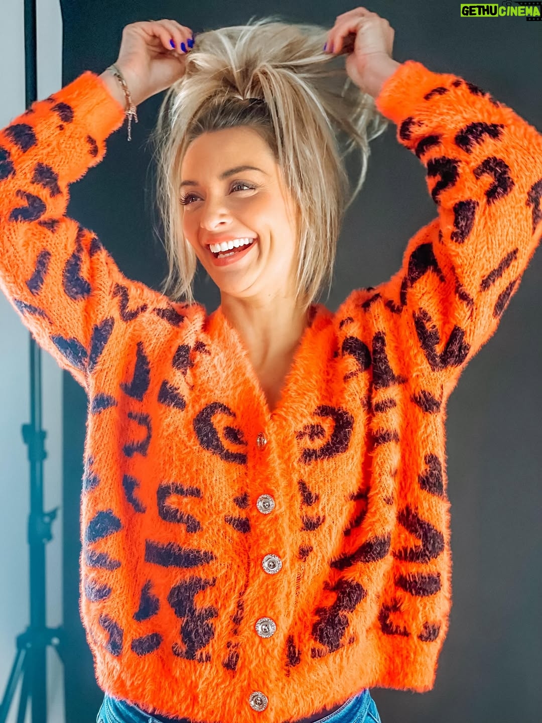 Priscilla Betti - 9.8K Likes - 🐯 Moi quand on me dit « Priscilla faut choisir » quand je veux mettre toutes mes chansons sur la setlist mais que ça déborde 😭😭 aiiiidez-moi, quelles sont vos incontournables ?

#priscilla #concert #enfance #souvenirs #lacigale #paris #priscillabetti #annee2000