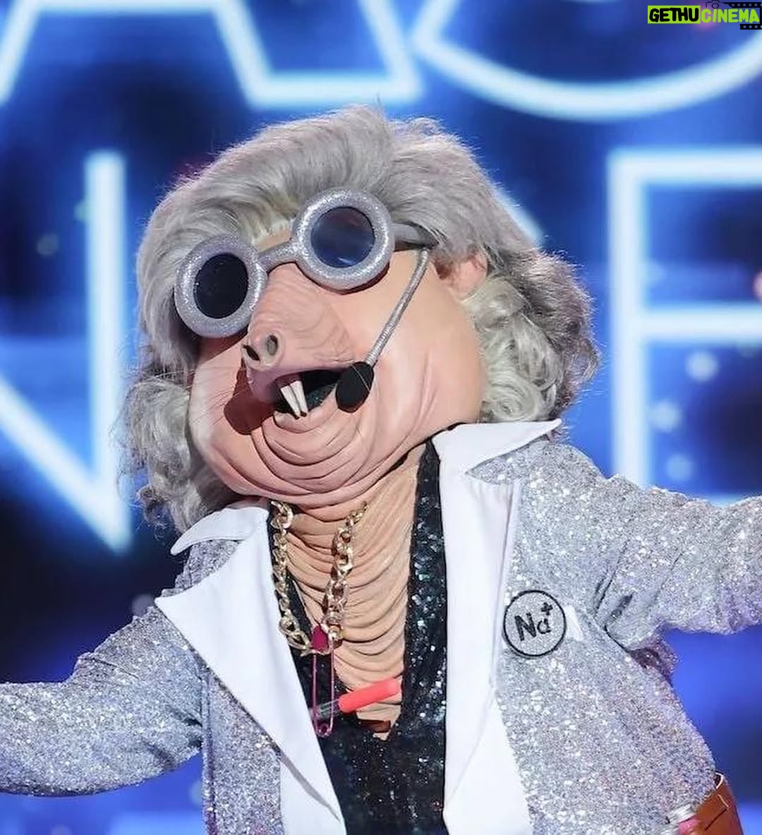 Priscilla Betti - 13.8K Likes - OUI, ce costume je l’adore ! 😁 Je l’ai choisi direct, un véritable coup de cœur !
Je me suis régalée, cette aventure a vraiment été extraordinaire, entourée de personnes formidables, et des camarades de scène que je garde comme un précieux souvenir.

J’espère que vous l’avez aimée autant que moi ! Et les indices, les avez-vous tous trouvés ? 🔍 👀

#masksinger #lataupe #priscilla #priscillabetti #tf1