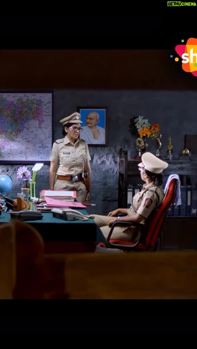 Pritam Kagne - 4.3K Likes - “अहिल्या पाटील मॅडमचा रोखठोक सवाल… आणि तपास अधिकारी भोसले मॅडम क्षणभर थबकून गेल्या!”🚨

“Ahilya Patil’s straightforward question created an intense moment, leaving Investigation Officer Bhosale stunned in a dramatic face-off.”

#pritamkangne #IPSOfficer#maharashtra 
#IndianPoliceService#IPS
#PoliceOfficer#DutyAboveSelf
#UniformPride#WomenInUniform
#PoliceForce#LawAndOrder
#ServeAndProtect