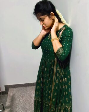 Priya Joe Instagram - “Success is getting what you want💞happiness is wanting what you get.”🥰💫
Pc: @praveen_g14 🤴🏻♥️
#thursday #vibes 😍🎀 #tajmahal #song #my #favorite #new #update #positivity #trend #post ✨😇