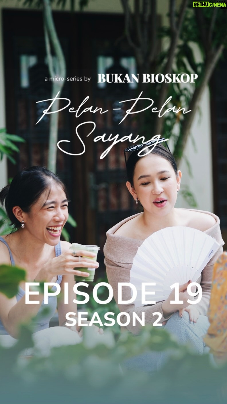 Rachel Amanda - 13.7K Likes - Episode 19 - “Keraguan yang Tak Lagi Rahasia”

Beberapa kalimat memang tidak ditujukan untuk siapa-siapa.
Tapi begitu terucap, ia tak bisa ditarik kembali.
Amanda bicara tentang keraguannya.
Tentang Kev, tentang hubungannya.
Ia tidak tahu Lutesha mendengar.
Tapi Lutesha tahu, semuanya tak lagi sama.

——
Pelan-Pelan Sayang adalah micro-series di @BukanBioskop. Tonton urut mulai episode 1 biar nggak ketinggalan ceritanya! 🎬