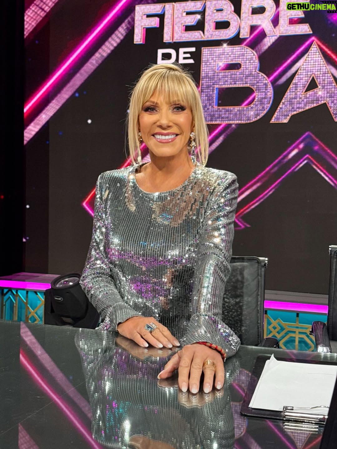 Raquel Argandoña - 4K Likes - ✨Hoy es noche de eliminación en Fiebre de Baile… ¡No se lo pueden perder! 💃

💄 @maccosmeticschile 
💇‍♀️ @nssavedra 
💋 @charlie.mua 
📸 @diegohernandezvaldes 

✨Mi pelo brilla más que nunca gracias a @kerastase_official