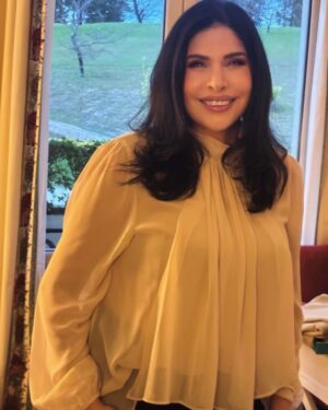 Raquel Garza Instagram - #silvia …. 

#bilbao #serie #smile #joy