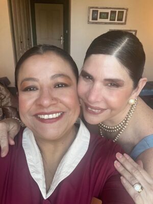 Raquel Garza Instagram - #monica del carmen y yo ….

#me caes muy bien #ves #observas #talento #best #smile #fotografía #actriz