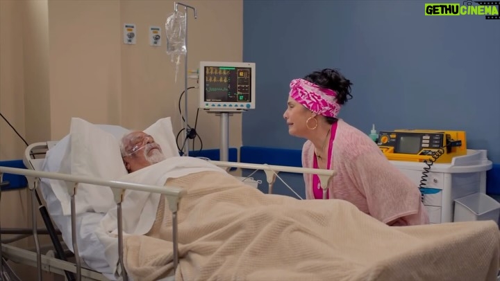 Raquel Garza - 365 Likes - Catalina le agradece a Benjamín por haber salvado a su hijo. Aunque él permanece inconsciente, su compañía junto a la cama le reconforta el alma. 🕊️
#LosHilosDelPasado
