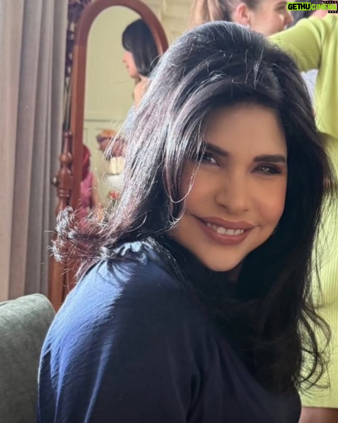 Raquel Garza - 387 Likes - #azul…..

#smile #sonrie #domingo #joy #hapiness #woman #aprendiendo #vivir