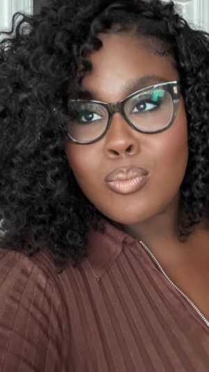Raven Goodwin Instagram - Make clam chowder for your family this weekend! #soupseason 🥣

📸 @chopituppee_prod
