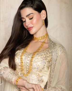 Rawan Bin Hussain Instagram - In @alromaizanuae ✨💎🔥
Visit their booth 3200, Hall no. 6 at Sharjah EXPO centre
Explore their exclusive collection at the Watch & Jewellery Middle East Show, Sept 25 to 29