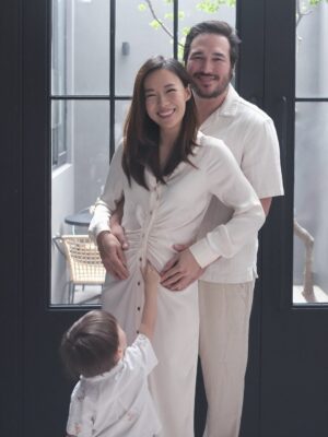 Rebecca Lim Instagram - We’re going to be a family of four 🫶🏻

Feeling so incredibly blessed 🤍 Thank you for sharing in our joy. Brb, letting it sink in that Baby M is going to be a big brother 🥹

Photos by Godpa @shaunleelee