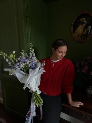 Regina Burd Instagram - Сегодня мой День Рождения. Счастье провести его с моими родными и близкими , с моей семьей.Интересно устроена жизнь, чем старше ты становишься, тем больше удивляешься красоте и многогранности мира и людей рядом. С большой любовью и благодарностью к каждому, кто со мной  проходит этот прекрасный земной путь . Спасибо . Люблю🤍