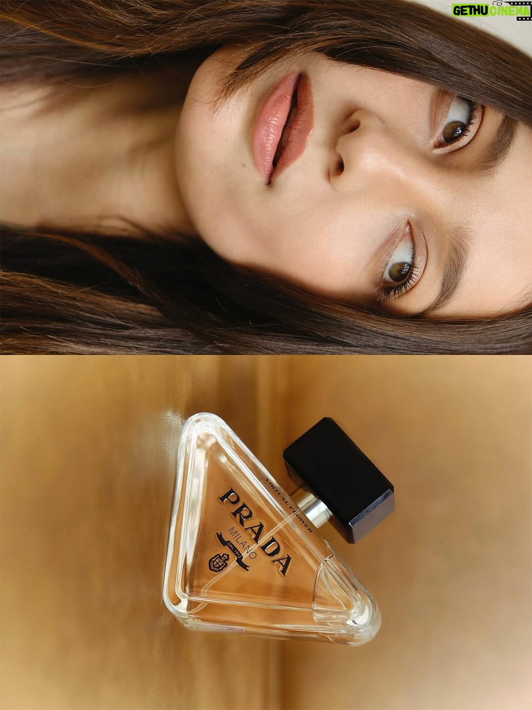 Regina Reynoso - 35.8K Likes - he intentado tanto tener un balance en todas las áreas de mi vida. Tanto tanto que hacía demasiado para sentir que no me perdía de cosas por estar siendo mamá joven. la temporada de estar full time mom ya pasó y ahora he tenido mas tiempo. Creo que así tuvo que haber sido desde el principio. Está bien. Todas las situaciones son distintas para todos. Tener más tiempo me hizo darme cuenta de lo mucho que hacía y de la burbuja que me hice para sobrevivir día a día sin perder la cordura. costó mucho trabajo llegar a este punto y sé que todo son temporadas 🪐🌃 No sabía qué hacer cuando ya tenía tiempo para dormir y no podía, no entendía porqué no gozaba de poder irme hacer ejercicio a donde yo quisiera y echarme mi latte después , uy si 💅🏻! El cuerpo estaba esperando a ver a qué hora llegaba el caos, pero ya no hay ,está en el pasado. Y hoy estoy contenta de este momento. en donde ahora mi trabajo es aprender a estar bien en la tranquilidad pq Dios restaura y hace todo nuevo todos los días 🫀… deseo mucha paciencia para todas las mamás /papás que están by their own, no te desesperes y tampoco te dejes llevar por lo que ves en redes sociales . por eso quería escribir esto detrás d estas fotitos fotitos :))) está bien no estar bien pero también está bien estar bien 🥰🥰🥲!!!!