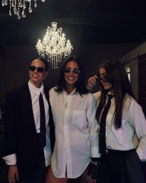 Regina Reynoso Instagram - M de men in black M de Mucha trama 🎲🎱