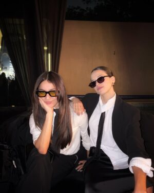 Regina Reynoso Instagram - M de men in black M de Mucha trama 🎲🎱
