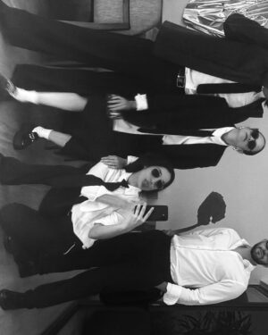 Regina Reynoso Instagram - M de men in black M de Mucha trama 🎲🎱