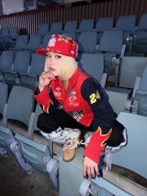 ReiNa Instagram - 【MMA2025】
@xxxibgdrgn ✖︎ @rhtokyo_official 😭🇰🇷✨

THANK YOU SO MUCH🙏❤️

@melon_music 

Cap & shoes by @hitomi_1054 
hair&make up by @jennyhousepr @moah_hair 

#RHTokyo
#MMA2025