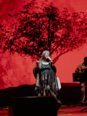 Rekha Bhardwaj Instagram - Live music carries a special joy…
one that becomes even more magical when hearts listen back.
Kolkata, thank you for filling ours and wrapping a winter evening in warmth ✨❤️

Organizer - @rudrakshacommunication

Musicians:
Co-Singer - @sourabhjoshiofficial
Lead Guitar - @mayukhgtr
Bass Guitar - @r_jayant
Electric Guitar - @prabhatraghu
Keyboard - @vishallomjail
Drums -@mukuldongreofficial
Beatboxing, Rap, Djembe - @ashaysharmaa
Violin -@manasviolin
Saxophone - @rajsodhasaxphone
Flute - @ninadbansuri
Tabla - @vinayaknetke

Tech Team 
FOH - @alokpunjani
MOH - @praveen_ayare
Light Engineer - @kevin
Visual Engineer - @ritesh

MUA - @elvisvaaz
Dress - @rohitbalofficial
Jewellery - @astitvaindia

Photographer & DOP - @peppered_yolk

Management
@vishwasxd @prempatil99
@tmtalentmanagement

#tmtalentmanagement #rekhabhardwaj #rekhabhardwajlive