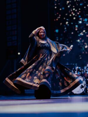 Rekha Bhardwaj Instagram - Live music carries a special joy…
one that becomes even more magical when hearts listen back.
Kolkata, thank you for filling ours and wrapping a winter evening in warmth ✨❤️

Organizer - @rudrakshacommunication

Musicians:
Co-Singer - @sourabhjoshiofficial
Lead Guitar - @mayukhgtr
Bass Guitar - @r_jayant
Electric Guitar - @prabhatraghu
Keyboard - @vishallomjail
Drums -@mukuldongreofficial
Beatboxing, Rap, Djembe - @ashaysharmaa
Violin -@manasviolin
Saxophone - @rajsodhasaxphone
Flute - @ninadbansuri
Tabla - @vinayaknetke

Tech Team 
FOH - @alokpunjani
MOH - @praveen_ayare
Light Engineer - @kevin
Visual Engineer - @ritesh

MUA - @elvisvaaz
Dress - @rohitbalofficial
Jewellery - @astitvaindia

Photographer & DOP - @peppered_yolk

Management
@vishwasxd @prempatil99
@tmtalentmanagement

#tmtalentmanagement #rekhabhardwaj #rekhabhardwajlive