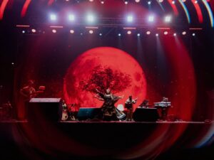 Rekha Bhardwaj Instagram - Live music carries a special joy…
one that becomes even more magical when hearts listen back.
Kolkata, thank you for filling ours and wrapping a winter evening in warmth ✨❤️

Organizer - @rudrakshacommunication

Musicians:
Co-Singer - @sourabhjoshiofficial
Lead Guitar - @mayukhgtr
Bass Guitar - @r_jayant
Electric Guitar - @prabhatraghu
Keyboard - @vishallomjail
Drums -@mukuldongreofficial
Beatboxing, Rap, Djembe - @ashaysharmaa
Violin -@manasviolin
Saxophone - @rajsodhasaxphone
Flute - @ninadbansuri
Tabla - @vinayaknetke

Tech Team 
FOH - @alokpunjani
MOH - @praveen_ayare
Light Engineer - @kevin
Visual Engineer - @ritesh

MUA - @elvisvaaz
Dress - @rohitbalofficial
Jewellery - @astitvaindia

Photographer & DOP - @peppered_yolk

Management
@vishwasxd @prempatil99
@tmtalentmanagement

#tmtalentmanagement #rekhabhardwaj #rekhabhardwajlive