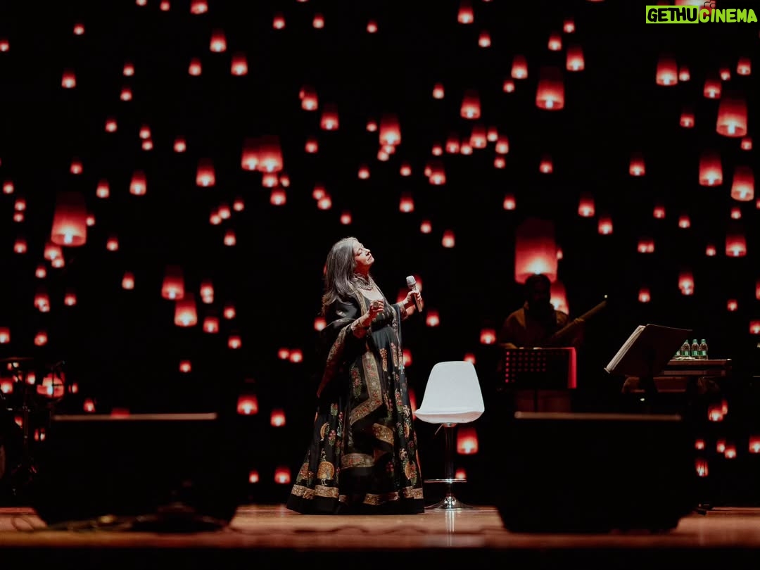 Rekha Bhardwaj - 1.7K Likes - Live music carries a special joy…
one that becomes even more magical when hearts listen back.
Kolkata, thank you for filling ours and wrapping a winter evening in warmth ✨❤️

Organizer - @rudrakshacommunication

Musicians:
Co-Singer - @sourabhjoshiofficial
Lead Guitar - @mayukhgtr
Bass Guitar - @r_jayant
Electric Guitar - @prabhatraghu
Keyboard - @vishallomjail
Drums -@mukuldongreofficial
Beatboxing, Rap, Djembe - @ashaysharmaa
Violin -@manasviolin
Saxophone - @rajsodhasaxphone
Flute - @ninadbansuri
Tabla - @vinayaknetke

Tech Team 
FOH - @alokpunjani
MOH - @praveen_ayare
Light Engineer - @kevin
Visual Engineer - @ritesh

MUA - @elvisvaaz
Dress - @rohitbalofficial
Jewellery - @astitvaindia

Photographer & DOP - @peppered_yolk

Management
@vishwasxd @prempatil99
@tmtalentmanagement

#tmtalentmanagement #rekhabhardwaj #rekhabhardwajlive