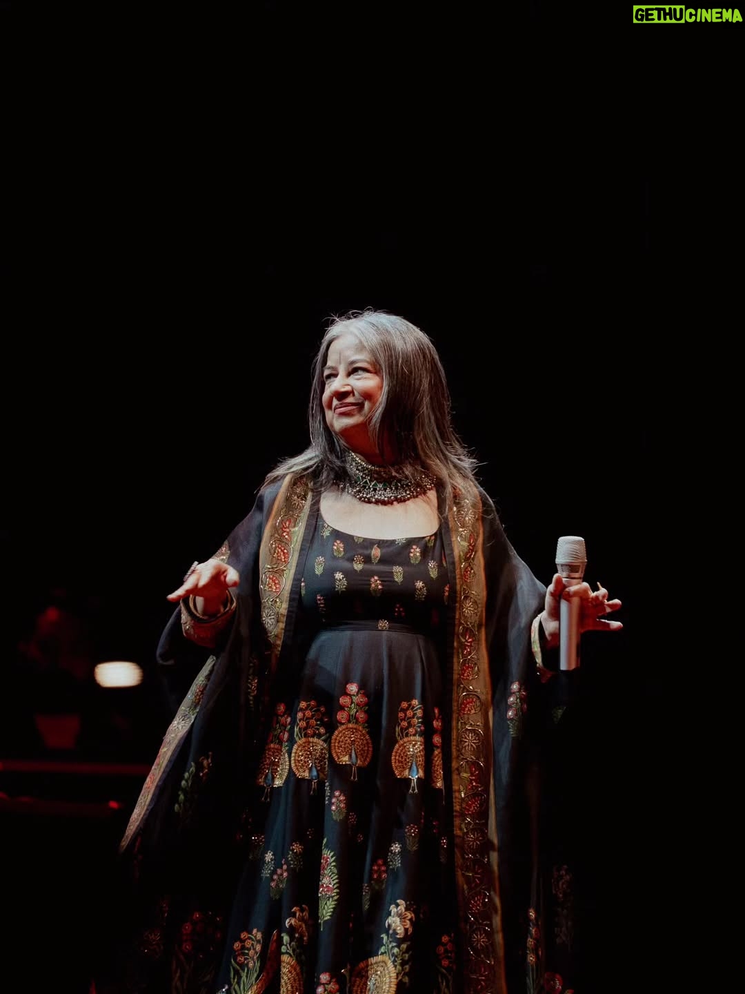 Rekha Bhardwaj - 1.7K Likes - Live music carries a special joy…
one that becomes even more magical when hearts listen back.
Kolkata, thank you for filling ours and wrapping a winter evening in warmth ✨❤️

Organizer - @rudrakshacommunication

Musicians:
Co-Singer - @sourabhjoshiofficial
Lead Guitar - @mayukhgtr
Bass Guitar - @r_jayant
Electric Guitar - @prabhatraghu
Keyboard - @vishallomjail
Drums -@mukuldongreofficial
Beatboxing, Rap, Djembe - @ashaysharmaa
Violin -@manasviolin
Saxophone - @rajsodhasaxphone
Flute - @ninadbansuri
Tabla - @vinayaknetke

Tech Team 
FOH - @alokpunjani
MOH - @praveen_ayare
Light Engineer - @kevin
Visual Engineer - @ritesh

MUA - @elvisvaaz
Dress - @rohitbalofficial
Jewellery - @astitvaindia

Photographer & DOP - @peppered_yolk

Management
@vishwasxd @prempatil99
@tmtalentmanagement

#tmtalentmanagement #rekhabhardwaj #rekhabhardwajlive