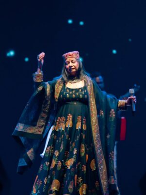 Rekha Bhardwaj Instagram - Live music carries a special joy…
one that becomes even more magical when hearts listen back.
Kolkata, thank you for filling ours and wrapping a winter evening in warmth ✨❤️

Organizer - @rudrakshacommunication

Musicians:
Co-Singer - @sourabhjoshiofficial
Lead Guitar - @mayukhgtr
Bass Guitar - @r_jayant
Electric Guitar - @prabhatraghu
Keyboard - @vishallomjail
Drums -@mukuldongreofficial
Beatboxing, Rap, Djembe - @ashaysharmaa
Violin -@manasviolin
Saxophone - @rajsodhasaxphone
Flute - @ninadbansuri
Tabla - @vinayaknetke

Tech Team 
FOH - @alokpunjani
MOH - @praveen_ayare
Light Engineer - @kevin
Visual Engineer - @ritesh

MUA - @elvisvaaz
Dress - @rohitbalofficial
Jewellery - @astitvaindia

Photographer & DOP - @peppered_yolk

Management
@vishwasxd @prempatil99
@tmtalentmanagement

#tmtalentmanagement #rekhabhardwaj #rekhabhardwajlive