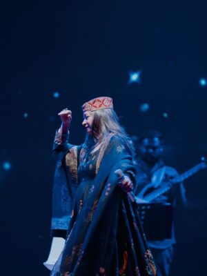 Rekha Bhardwaj Instagram - Live music carries a special joy…
one that becomes even more magical when hearts listen back.
Kolkata, thank you for filling ours and wrapping a winter evening in warmth ✨❤️

Organizer - @rudrakshacommunication

Musicians:
Co-Singer - @sourabhjoshiofficial
Lead Guitar - @mayukhgtr
Bass Guitar - @r_jayant
Electric Guitar - @prabhatraghu
Keyboard - @vishallomjail
Drums -@mukuldongreofficial
Beatboxing, Rap, Djembe - @ashaysharmaa
Violin -@manasviolin
Saxophone - @rajsodhasaxphone
Flute - @ninadbansuri
Tabla - @vinayaknetke

Tech Team 
FOH - @alokpunjani
MOH - @praveen_ayare
Light Engineer - @kevin
Visual Engineer - @ritesh

MUA - @elvisvaaz
Dress - @rohitbalofficial
Jewellery - @astitvaindia

Photographer & DOP - @peppered_yolk

Management
@vishwasxd @prempatil99
@tmtalentmanagement

#tmtalentmanagement #rekhabhardwaj #rekhabhardwajlive