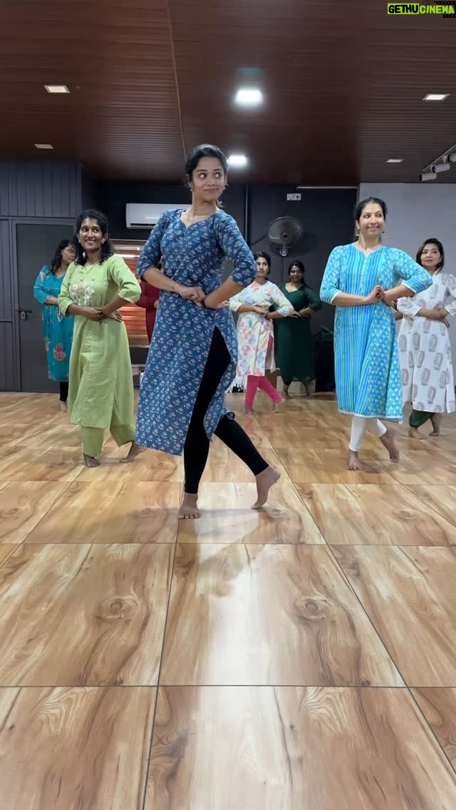 Renjini Kunju - 26.1K Likes - Harichandana malarile 🌸

semiclassical routine for weekend batches @kshetradanceschool